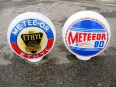 Me-Tee-Or Gas Globes