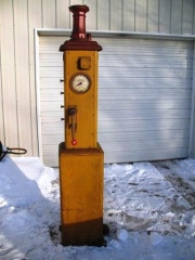 Bennett-Shotwell 550 Clock Face Gas Pump